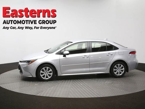 Used 2022 Toyota Corolla LE FWD image 57