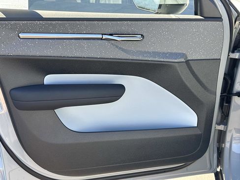 New 2025 Volvo EX30 Ultra w/ Protection Package Premier image 11