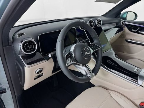 Used 2026 Mercedes-Benz GLC 300 4MATIC image 4