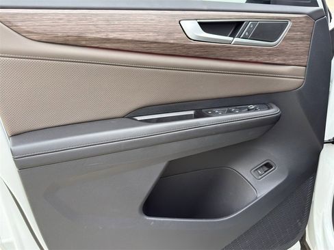 New 2025 Volkswagen Atlas SEL image 21