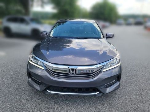 Used 2017 Honda Accord EX image 3