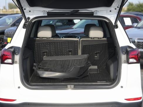 Used 2024 Chevrolet Equinox LT image 30
