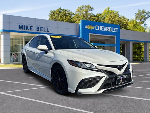 Used 2022 Toyota Camry XSE image 1