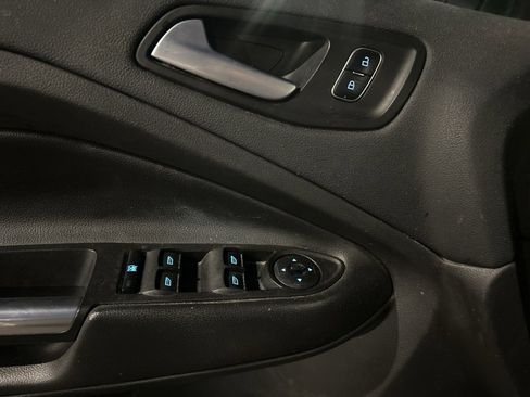 Used 2017 Ford Escape SE image 13