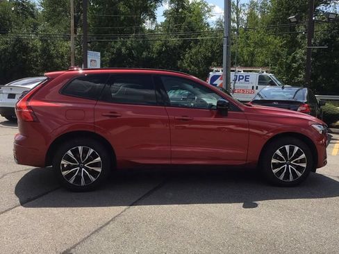 Used 2023 Volvo XC60 B5 Plus AWD/4WD image 8