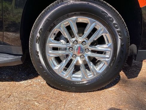 Used 2023 GMC Yukon SLT image 10