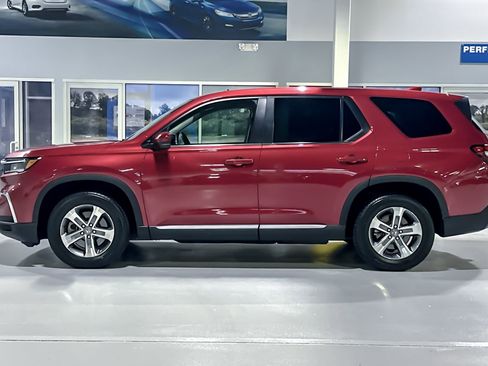 Certified 2023 Honda Pilot EX-L image 2