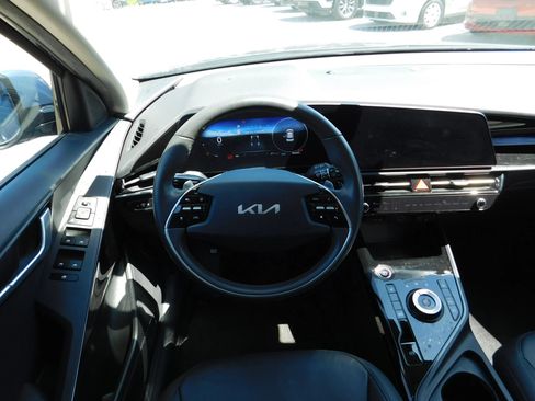 Used 2023 Kia Niro Wind FWD image 15