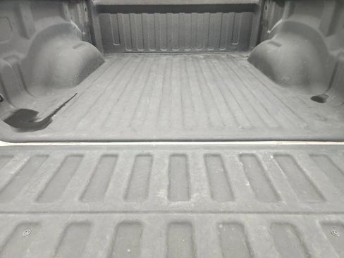 Used 2022 RAM 1500 Laramie AWD/4WD image 32