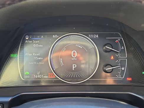 Certified 2025 Lexus ES 300h w/ Premium Package image 20