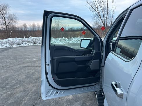 Used 2021 Ford F150 Lariat image 14