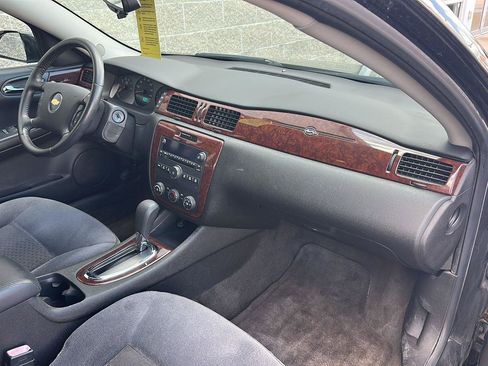 Used 2011 Chevrolet Impala LS FWD image 5