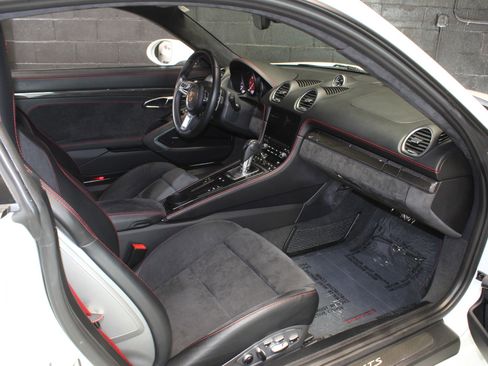 Used 2018 Porsche 718 Cayman GTS image 42