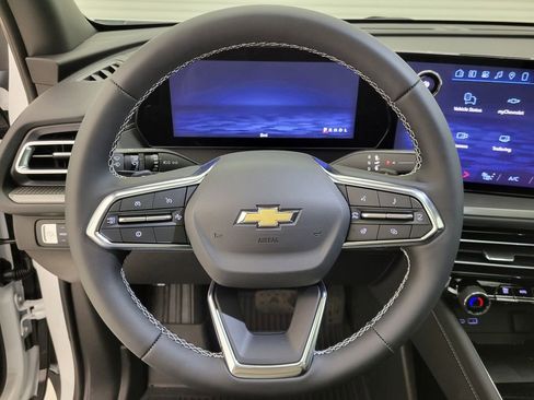 New 2026 Chevrolet Traverse LT w/ Sun and Wheel Package image 4