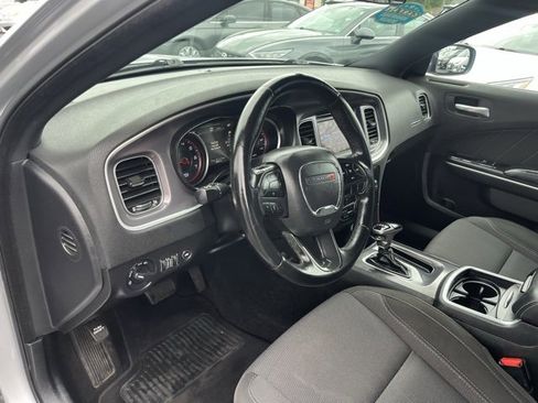 Used 2019 Dodge Charger SXT image 14