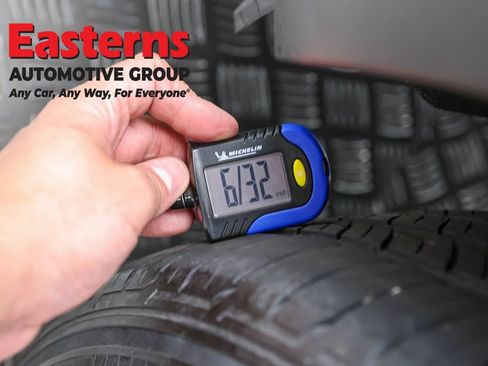 Used 2023 Nissan Pathfinder S AWD/4WD image 27