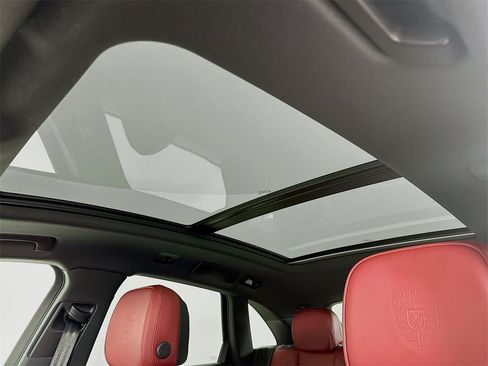 New 2025 Porsche Macan image 23