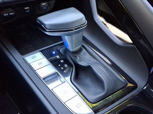 Certified 2022 Hyundai Elantra Limited image 23