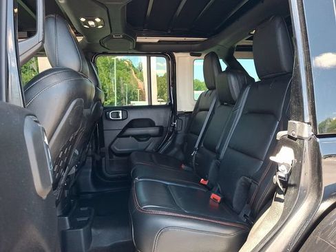 Used 2022 Jeep Wrangler Unlimited Rubicon w/ Safety Group AWD/4WD image 10