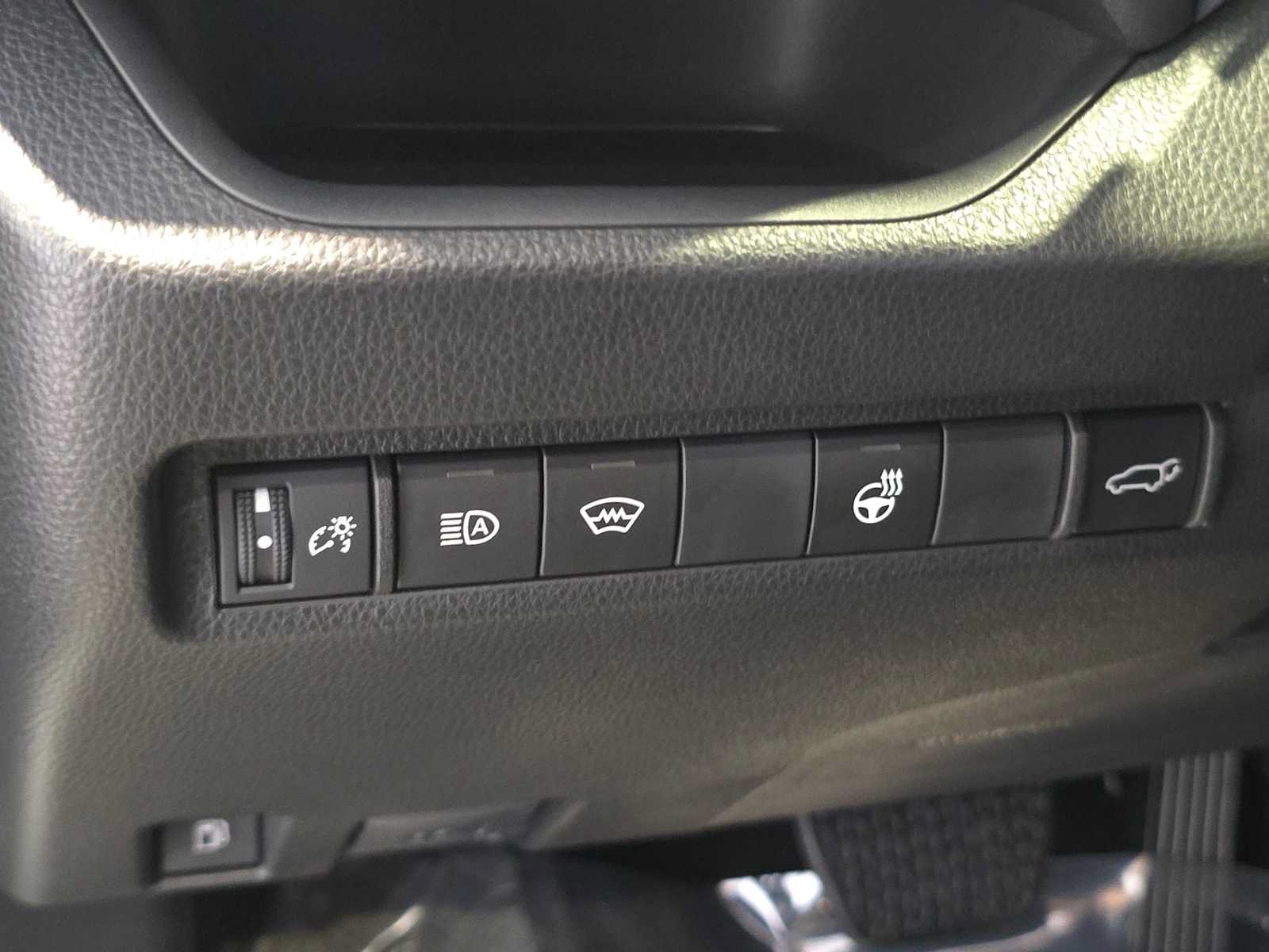 Used 2023 Toyota RAV4 XLE Premium AWD/4WD image 25
