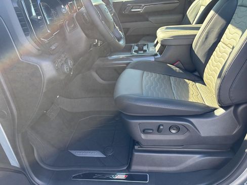 New 2025 Chevrolet Silverado 2500 ZR2 w/ Technology Package image 16