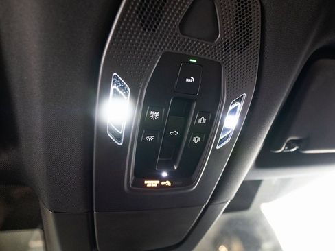 Used 2025 Porsche Macan Electric image 28