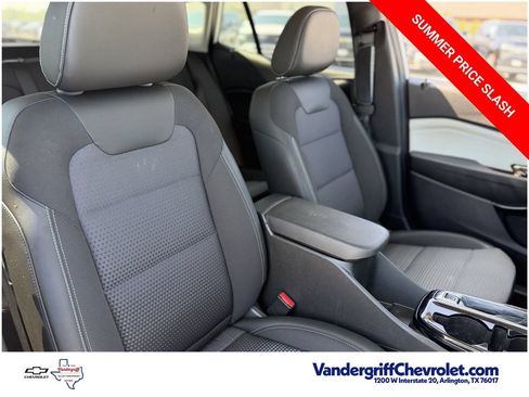Used 2025 Chevrolet Trax LT w/ Driver Confidence Package FWD image 24