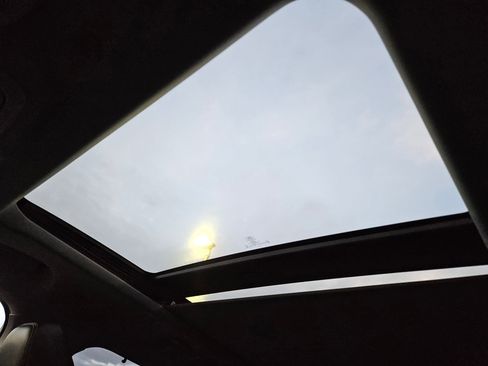 Used 2021 Ford Explorer Limited image 19