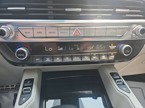 Used 2020 Kia Telluride SX w/ Towing Package FWD image 31