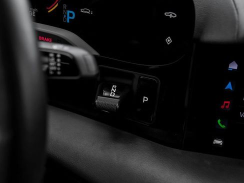 Used 2022 Porsche Taycan image 33