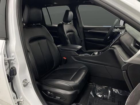 Used 2024 Jeep Grand Cherokee Limited w/ Trailer Tow Package image 31