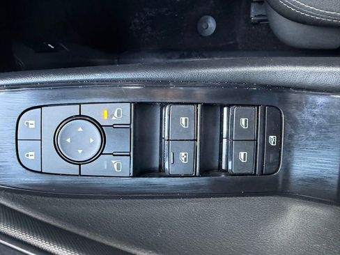 Used 2024 Nissan Rogue S image 17