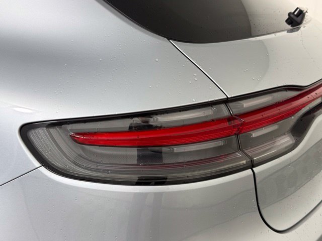 Used 2023 Porsche Macan AWD/4WD image 13