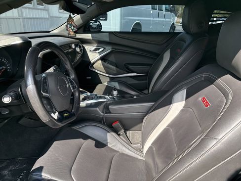 Used 2020 Chevrolet Camaro SS RWD image 4