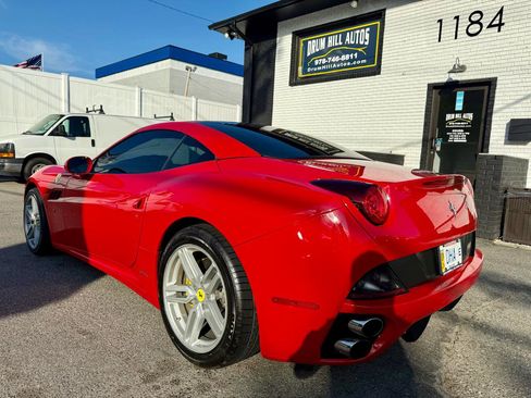 Used 2010 Ferrari California image 31
