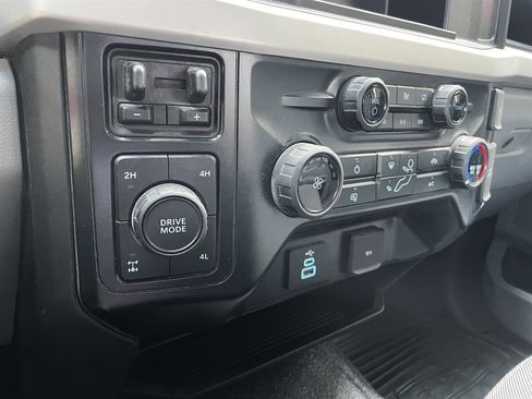 Used 2024 Ford F250 XL AWD/4WD image 30
