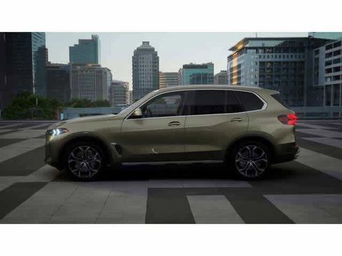 Used 2026 BMW X5 xDrive40i w/ Premium Package image 4