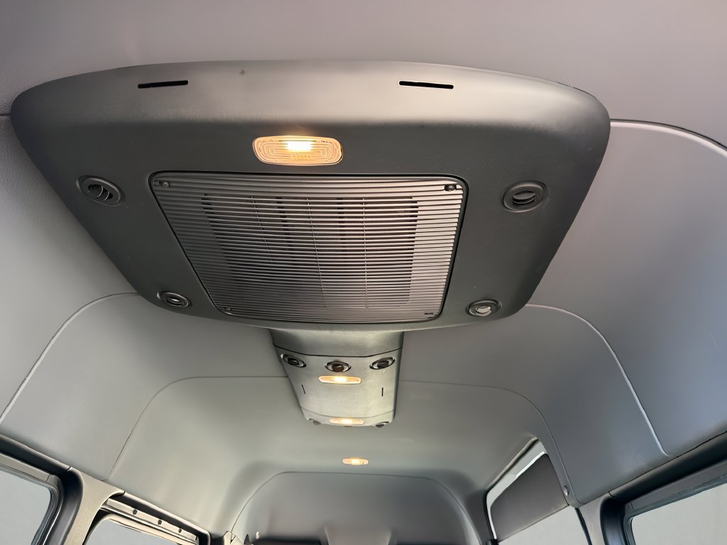 Used 2024 Mercedes-Benz Sprinter 2500 image 10