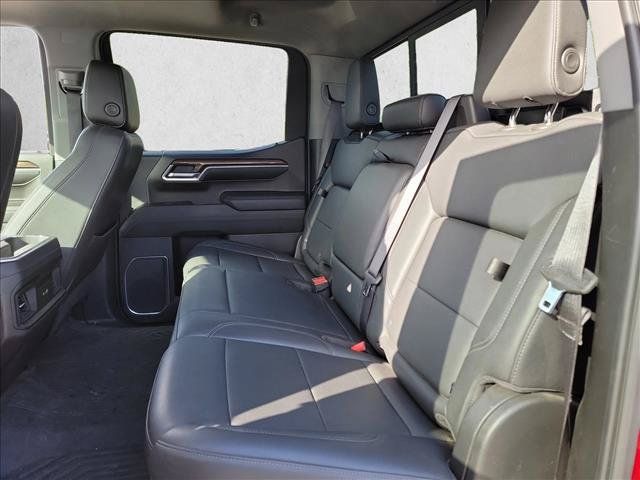 Used 2022 Chevrolet Silverado 1500 LT Trail Boss w/ LT Trail Boss Premium Package AWD/4WD image 11