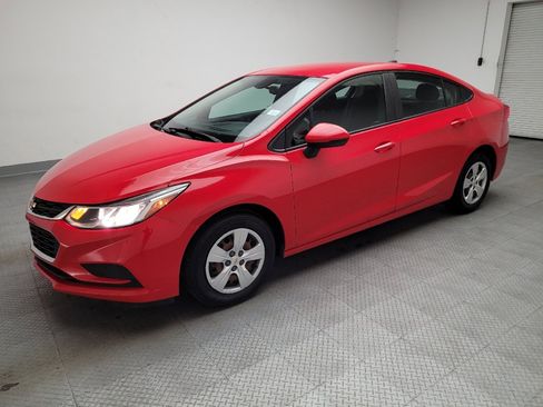 Used 2018 Chevrolet Cruze LS image 2