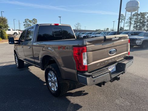 Used 2019 Ford F250 Lariat w/ Chrome Package image 7