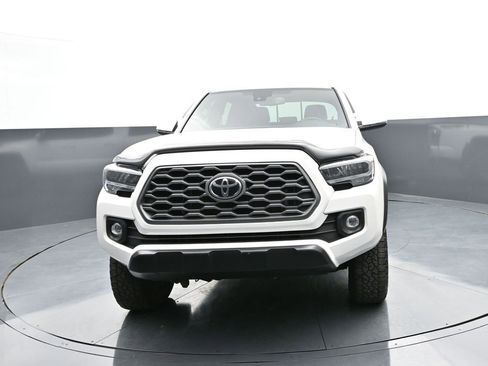 Used 2023 Toyota Tacoma TRD Off-Road w/ Technology Package AWD/4WD image 7