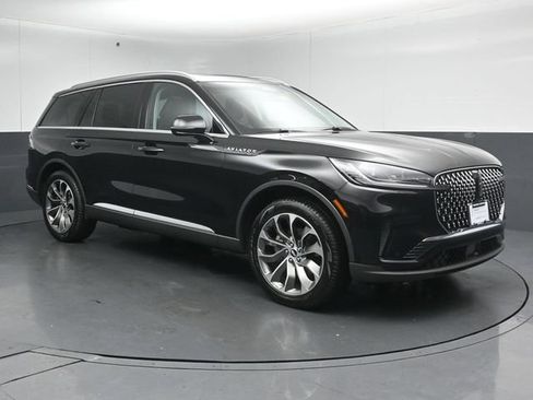 Certified 2025 Lincoln Aviator Reserve w/ Illumination Package AWD/4WD image 1