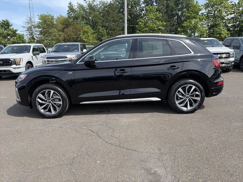 Used 2023 Audi Q5 2.0T Premium Plus w/ Premium Plus Package AWD/4WD image 2