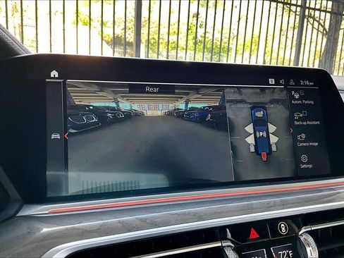 Used 2022 BMW X7 xDrive40i w/ Premium Package image 26