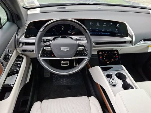 New 2026 Cadillac Vistiq Luxury w/ LPO, Floor Liner Package AWD/4WD image 5