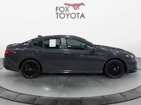 Used 2025 Toyota Camry SE image 7