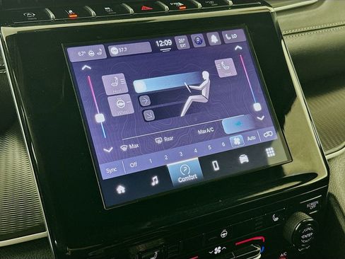 Certified 2024 Jeep Grand Cherokee Altitude image 25