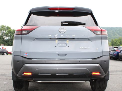 Used 2023 Nissan Rogue SL AWD/4WD image 10