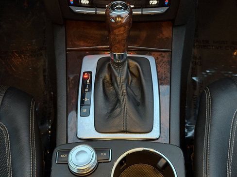 Used 2011 Mercedes-Benz E 550 Coupe image 22